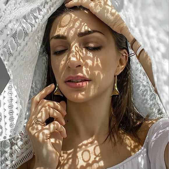 ✨ Anthro Gold Leaf Earrings!✨ - Picture 4 of 4